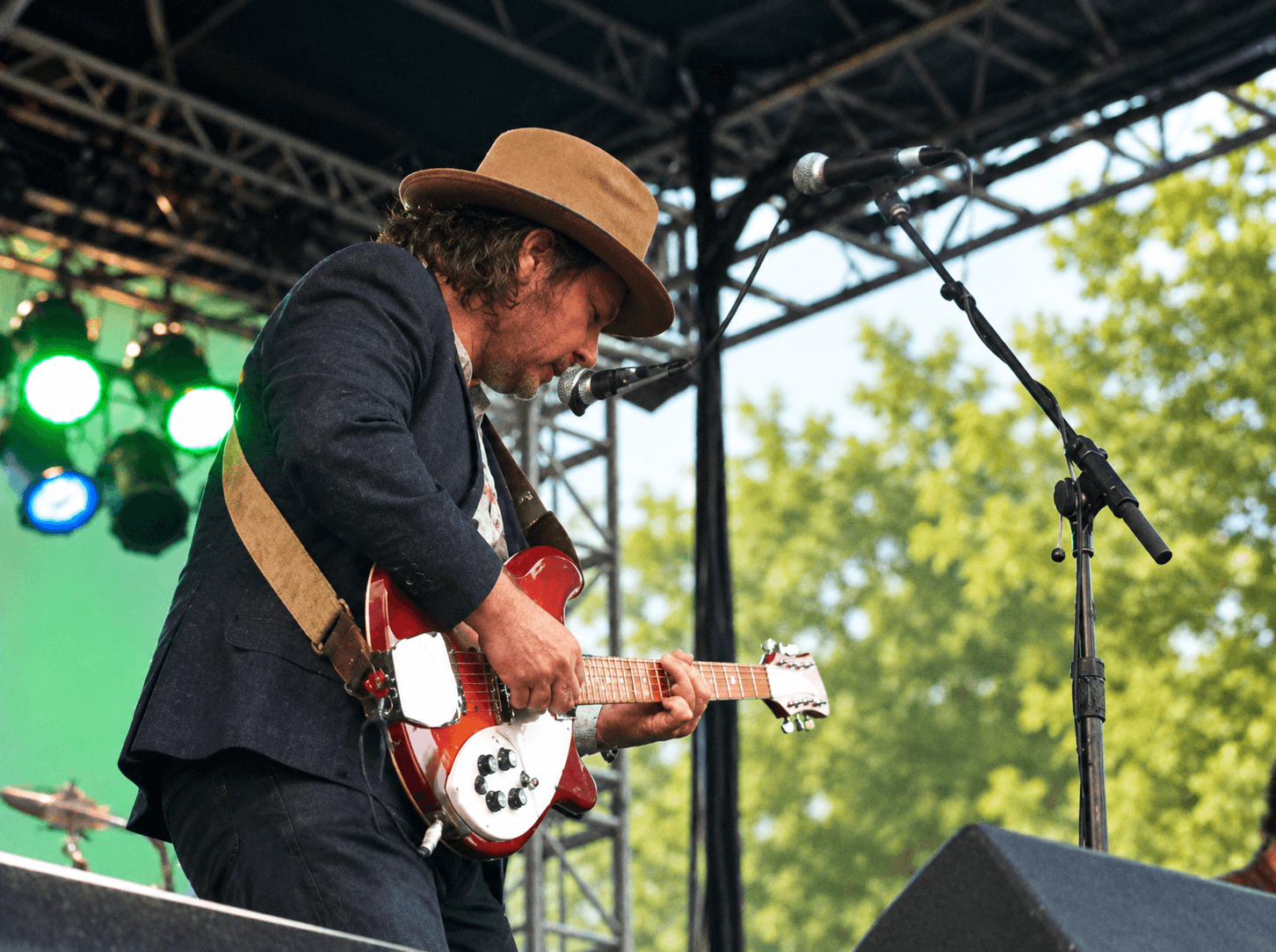 Jeff Tweedy performing at Saturday in the Park