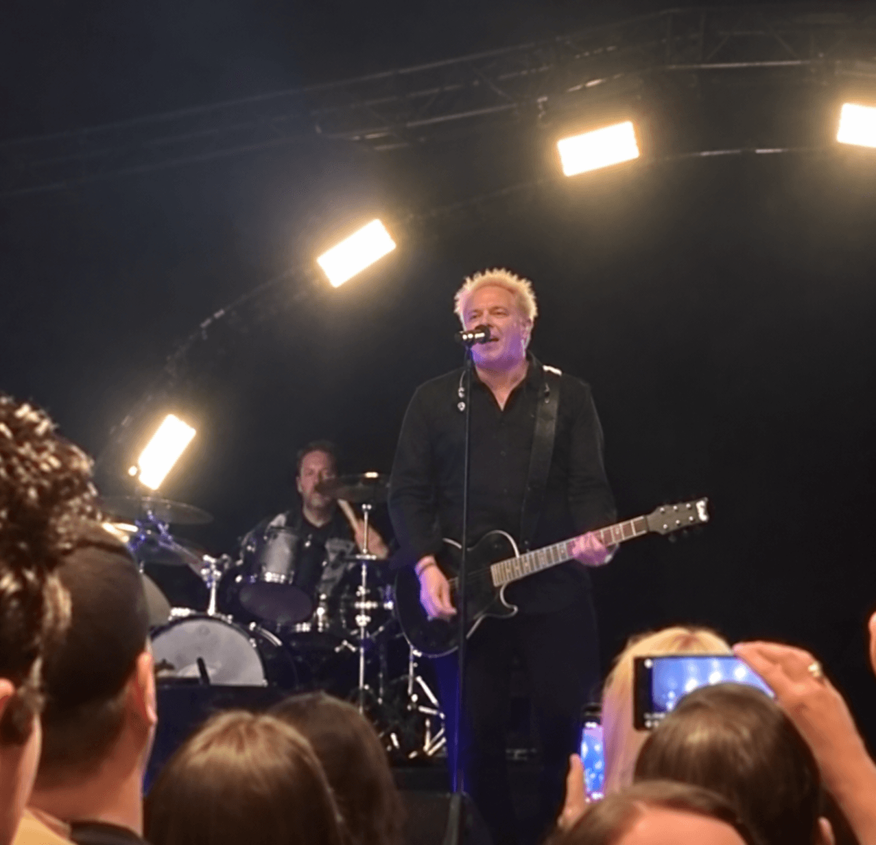 Dexter Holland performing with The Offspring